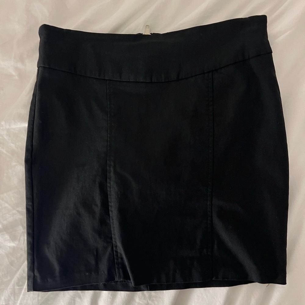 Forever 21 Black Side‑Zip Mini Skirt – Size Medium